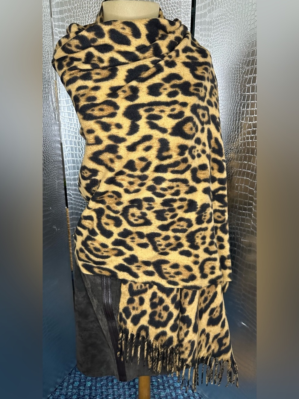 Odiva Leopard Print Shawl Wrap in Tan and Black